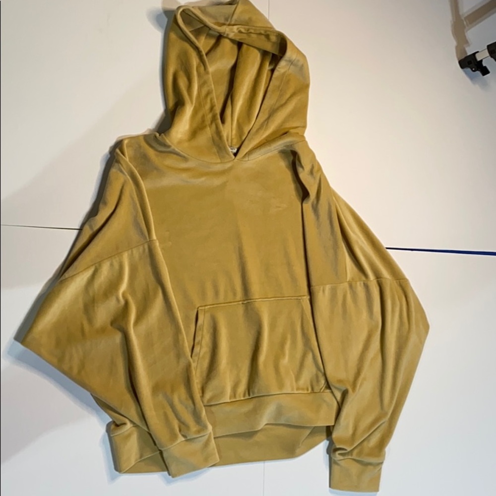 American eagle velvet sweater